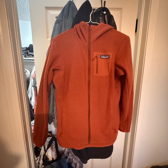 Patagonia Women's R1 Hooded Jacket NWOT - Picture 6 of 6